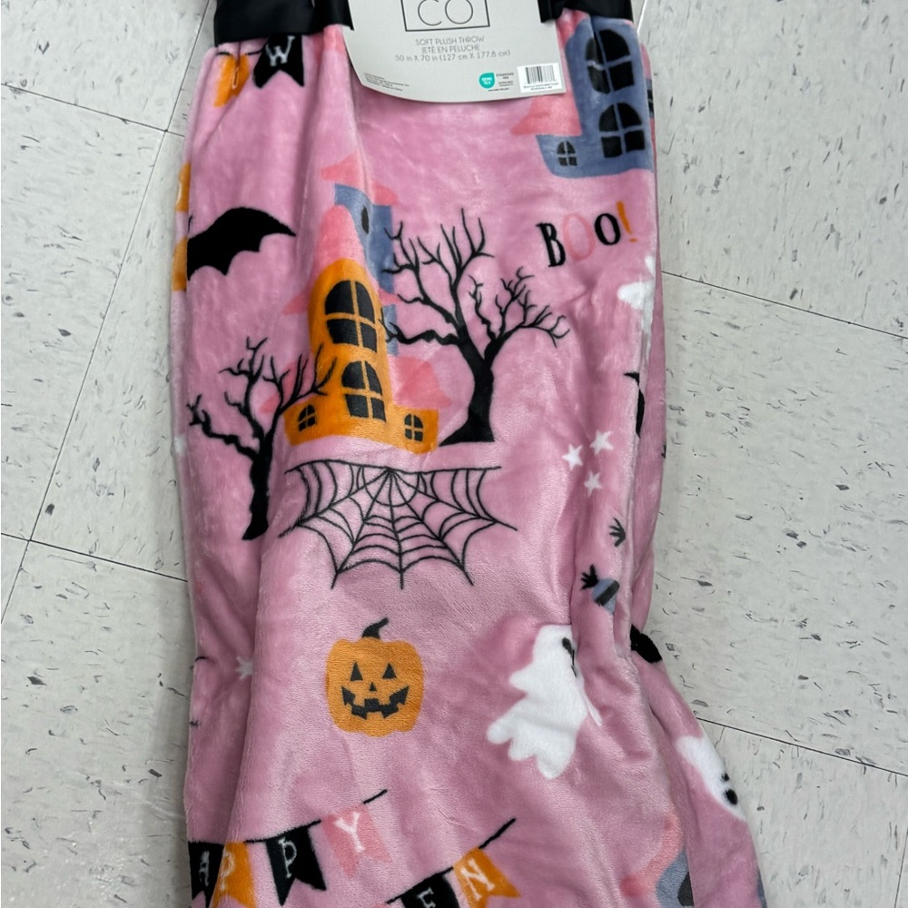 CO Halloween Pink Fleece Throw Blanket